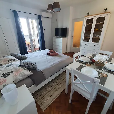 Studio Apartman Fredi Apartment *
