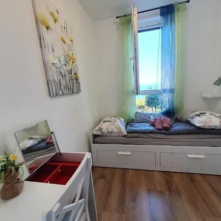 Studio Apartman Fredi Apartment *