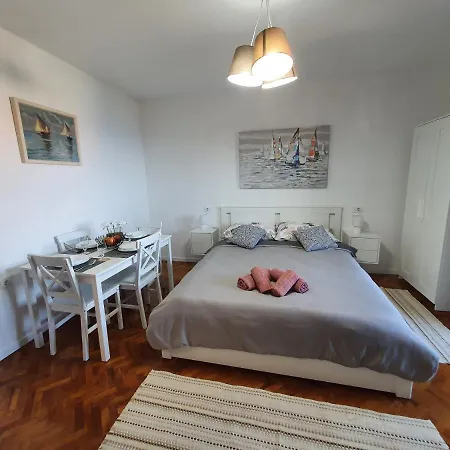 Studio Apartman Fredi *